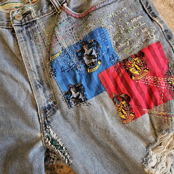 LEVIS Baggy Harry Potter Patched Embroidery ONE OF A KIND! - Picture 2 of 9